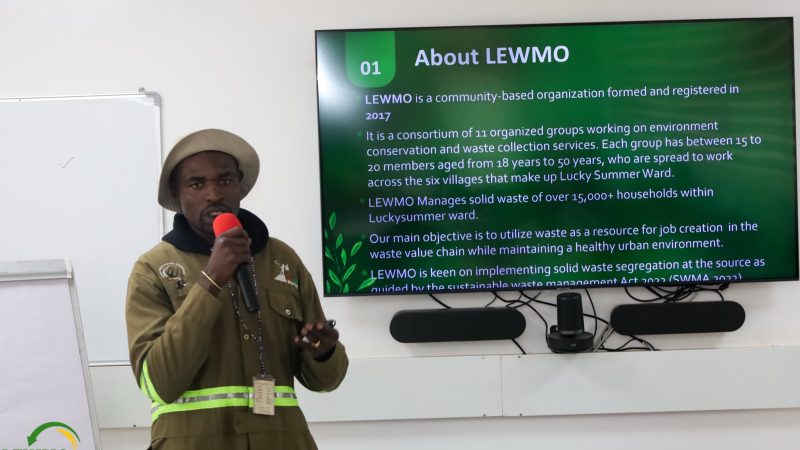 Kenya : un projet pilote de tri des déchets ménagers et de valorisation par la mouche soldat noire lancé à Nairobi