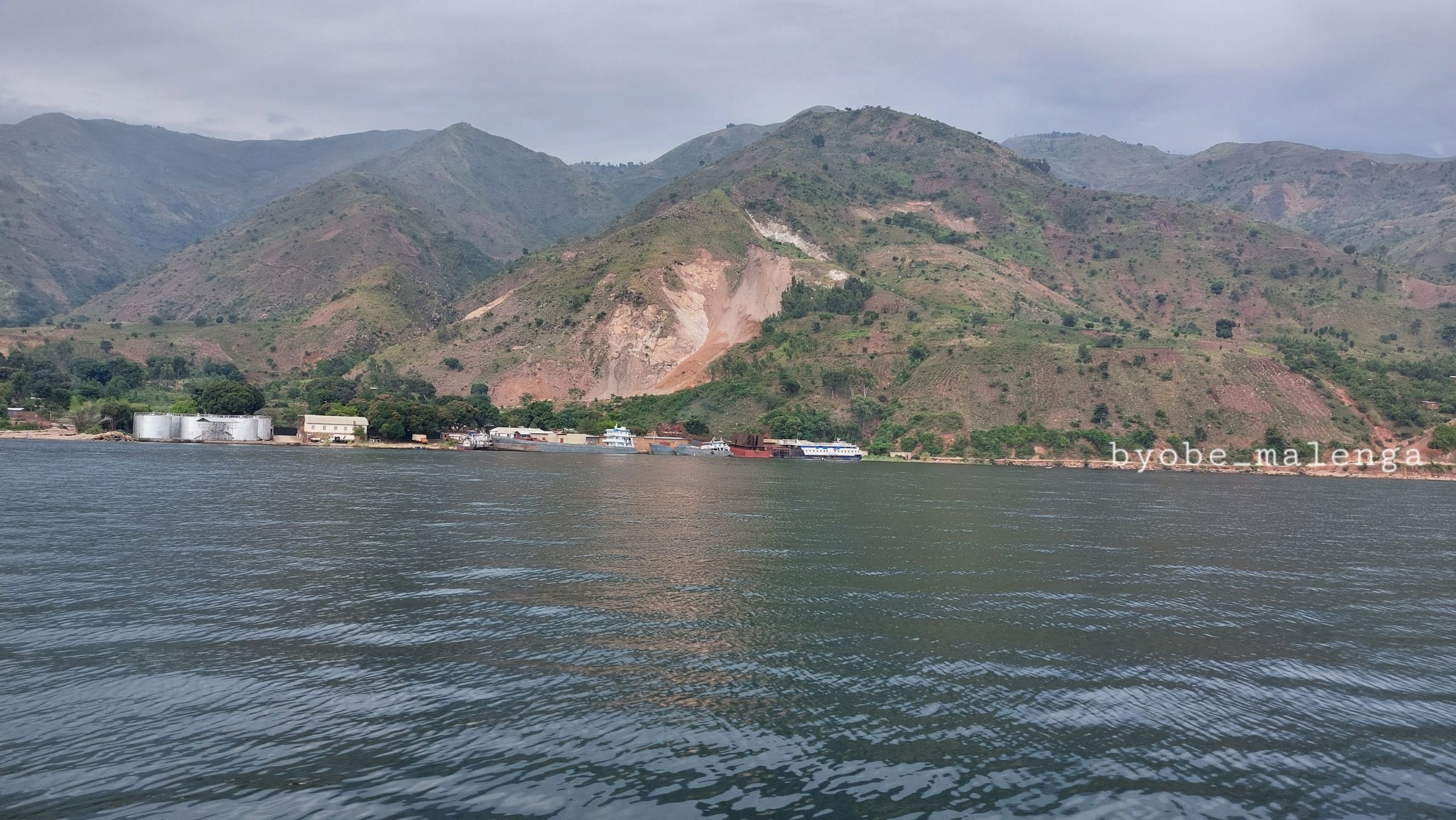 Fusillade sur le lac Kivu : au moins cinq morts à bord d&rsquo;un bateau reliant Goma à Bukavu, selon plusieurs témoignages
