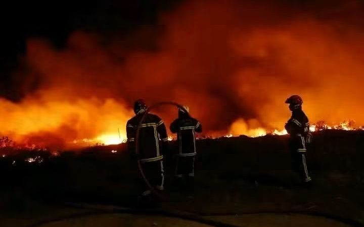 La France sollicite l&rsquo;aide européenne face à des incendies de forêt d&rsquo;une ampleur exceptionnelle