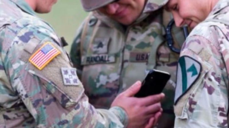 Les États-Unis envisagent de restreindre l&rsquo;usage des téléphones portables de leurs soldats au Moyen-Orient