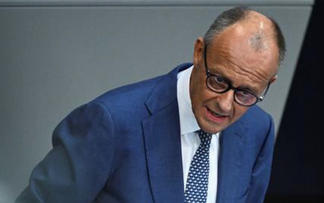 Au Bundestag, Friedrich Merz accuse l’AfD de promouvoir un « nettoyage ethnique »