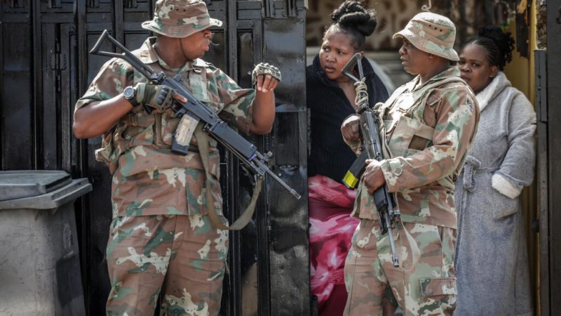 Nouvelle nuit de violences en Afrique du Sud, deux fusillades de masse font 27 morts