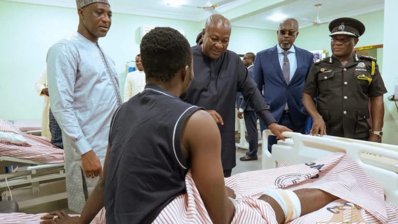 Ghana : John Mahama investit dans la santé et le logement des policiers