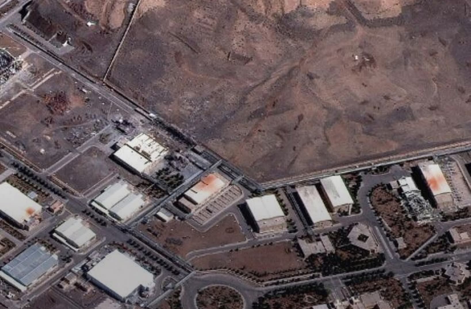 IRAN : LES ÉTATS-UNIS ENVISAGERAIENT D’UTILISER LA « MÈRE DE TOUTES LES BOMBES », UNE ARME CONVENTIONNELLE HORS NORME